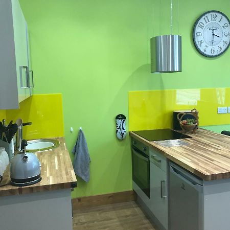 Nant Apartment - Ground Floor เมไนบริดจ์ ภายนอก รูปภาพ