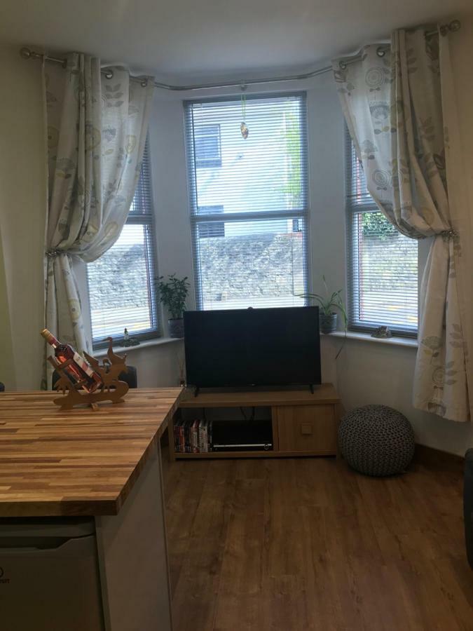 Nant Apartment - Ground Floor เมไนบริดจ์ ภายนอก รูปภาพ