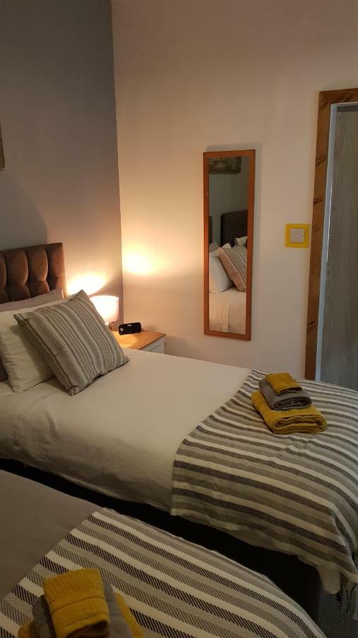 Nant Apartment - Ground Floor เมไนบริดจ์ ภายนอก รูปภาพ