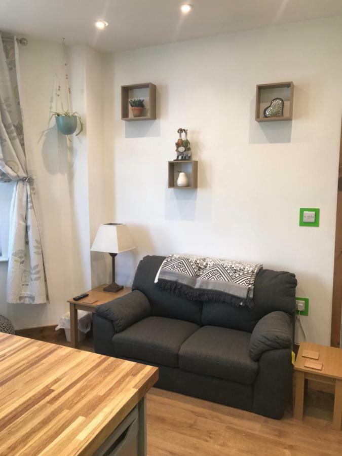 Nant Apartment - Ground Floor เมไนบริดจ์ ภายนอก รูปภาพ
