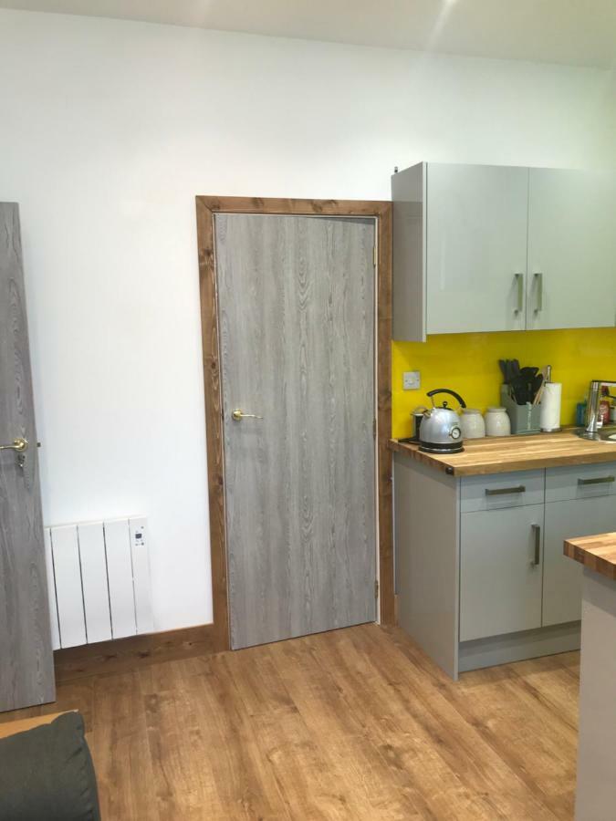 Nant Apartment - Ground Floor เมไนบริดจ์ ภายนอก รูปภาพ